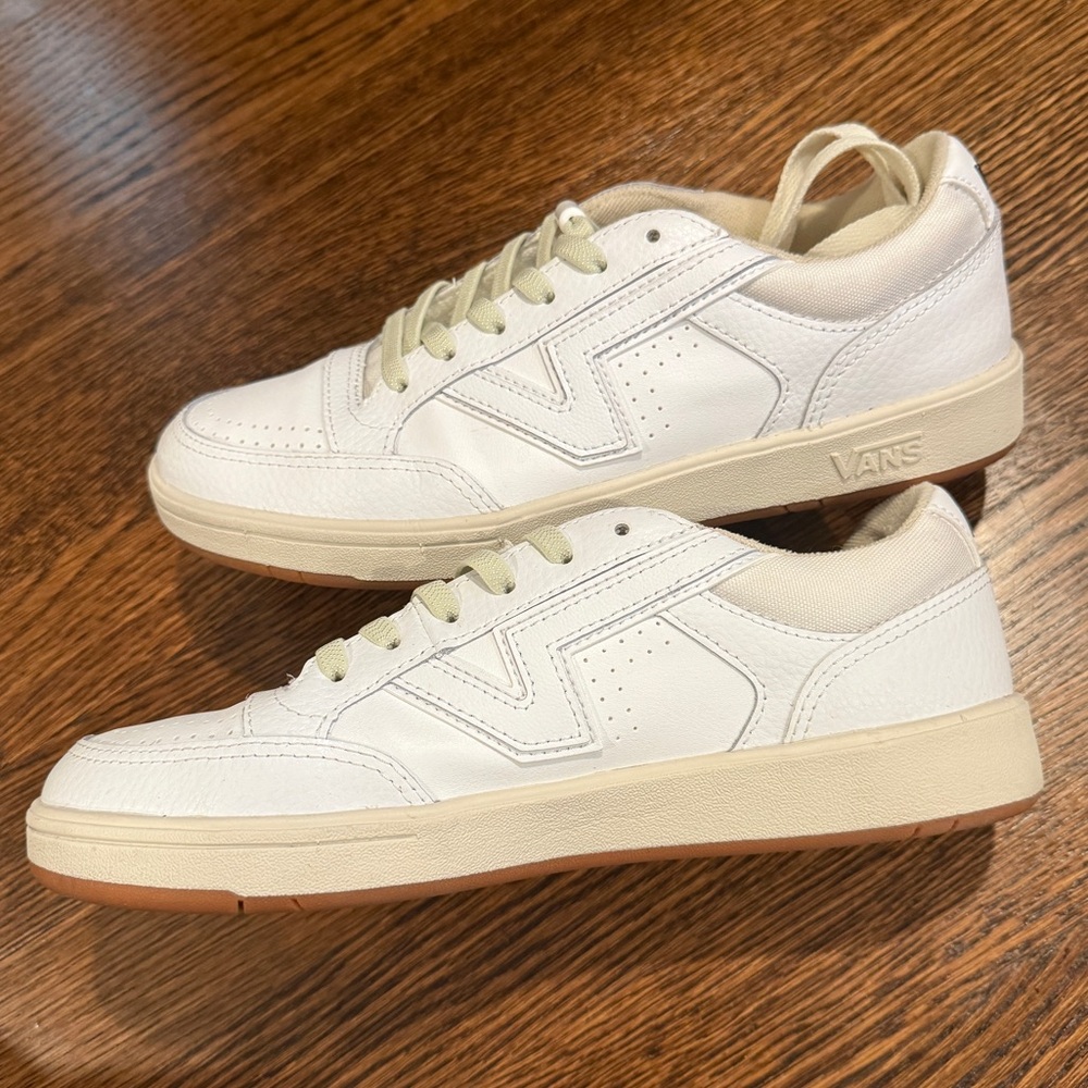 vans women’s lowland sneakers white 8